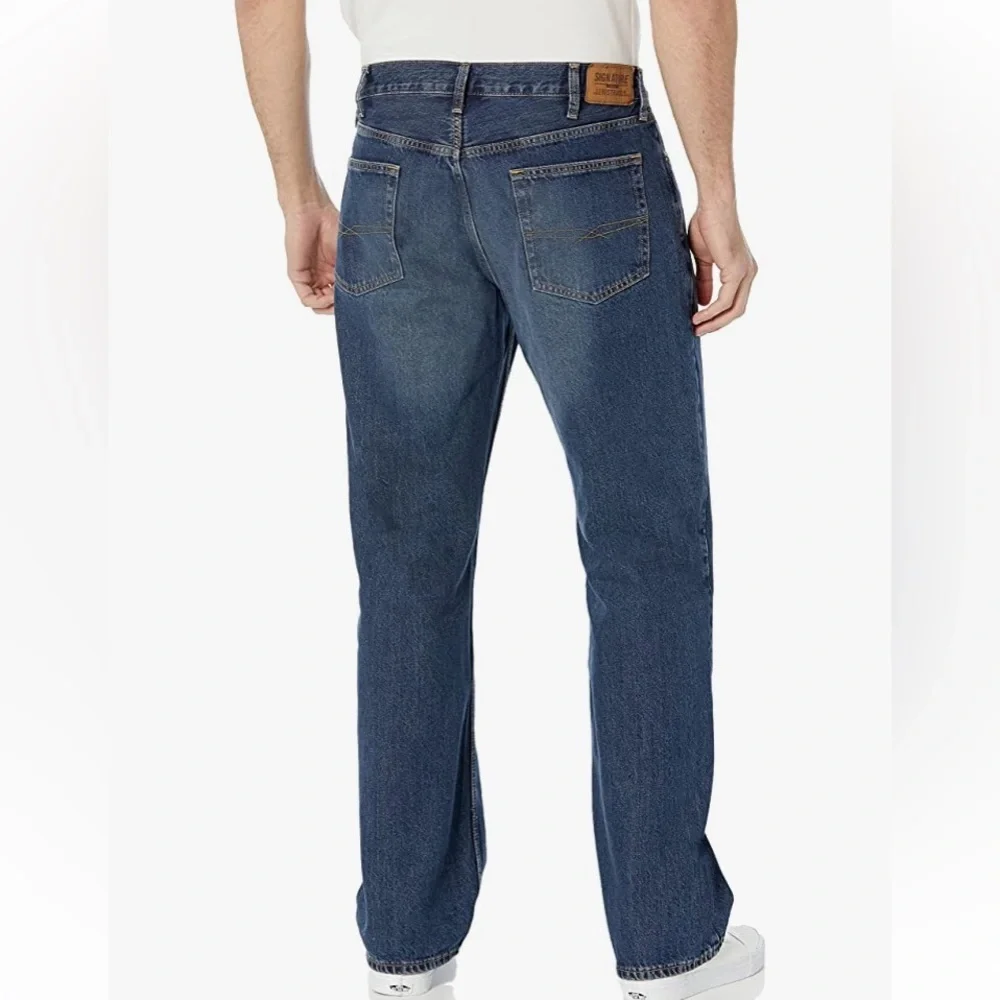 (B51) Signature Levi’s Strauss Relaxed Fit Flex Performance Jeans, Sz 30x30, NWT